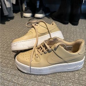 Women’s Nike platform Air Force 1